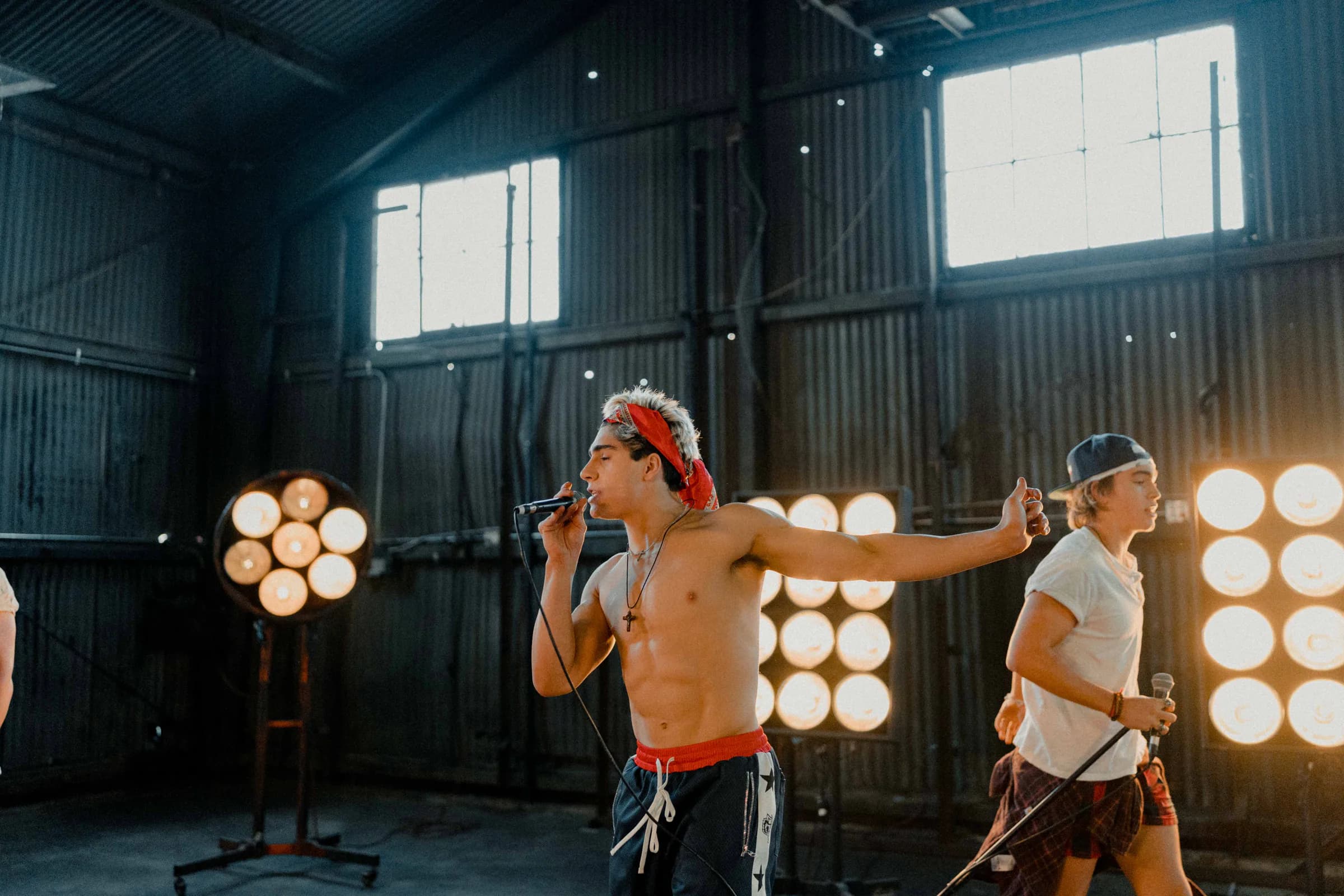 HIGH TIDE BTS behind-the-scenes photograph 3.