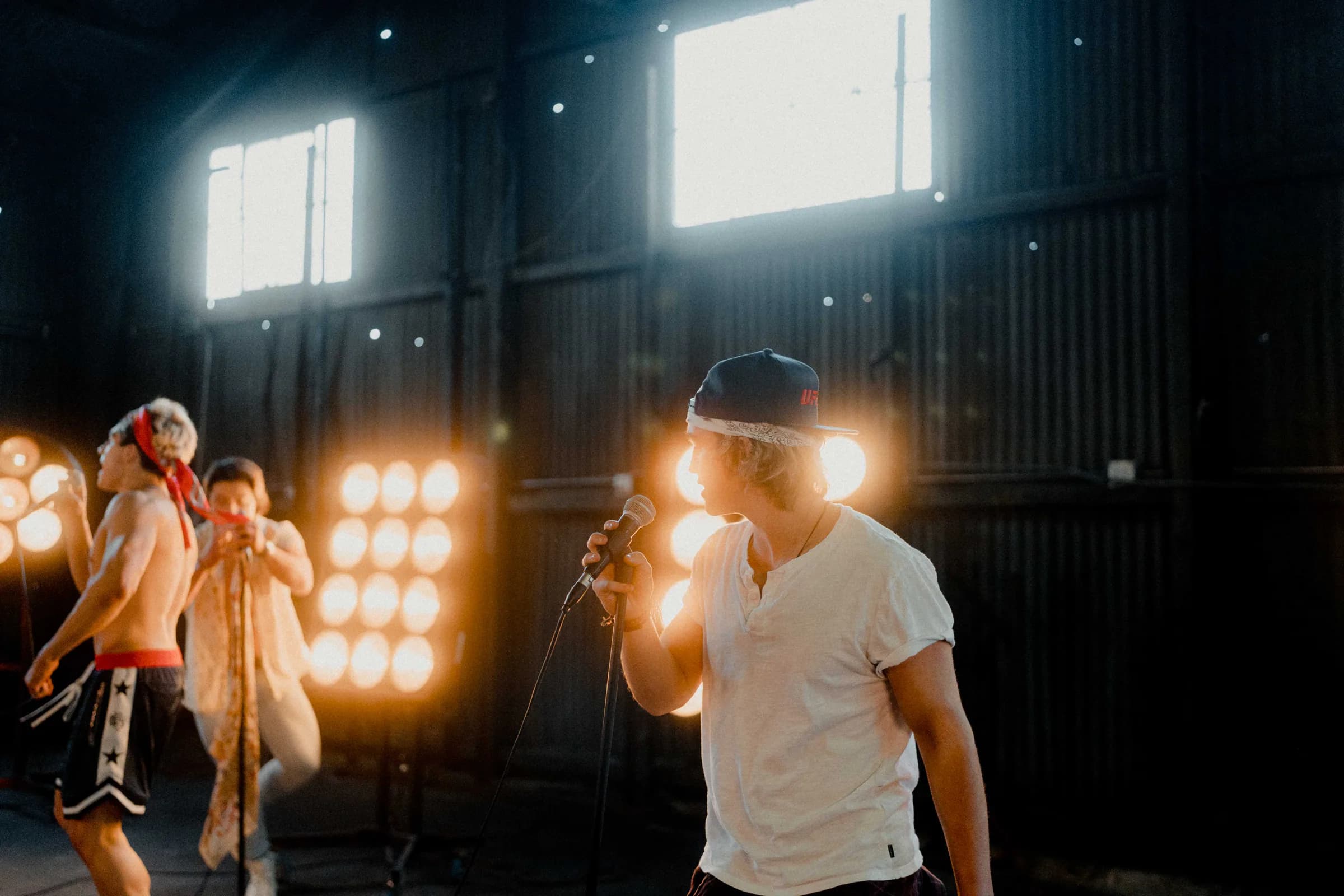 HIGH TIDE BTS behind-the-scenes photograph 4.