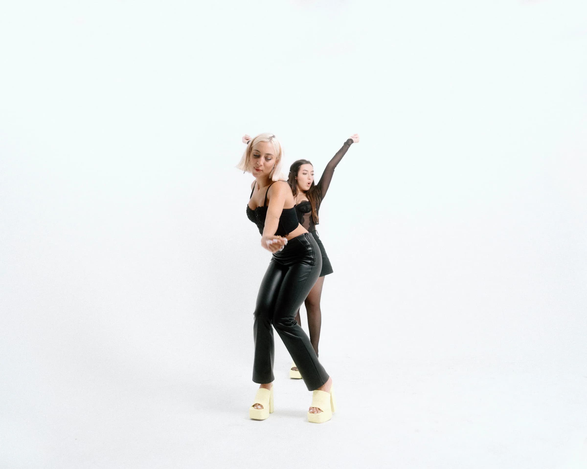 Z3LLA BTS behind-the-scenes photograph 22.