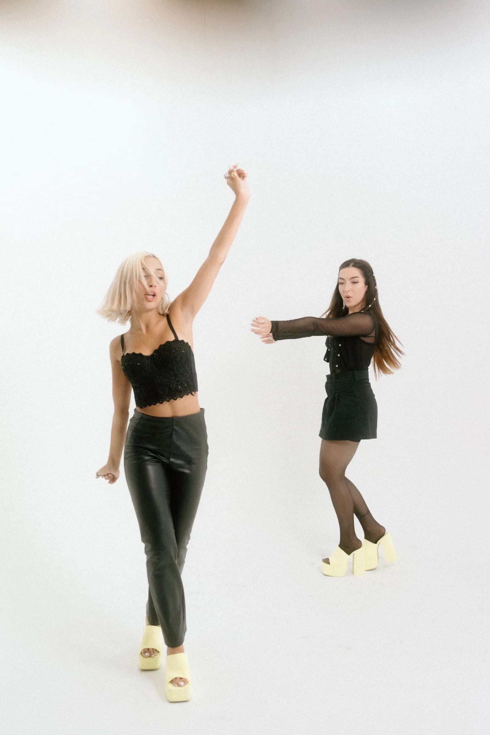 Z3LLA BTS behind-the-scenes photograph 23.